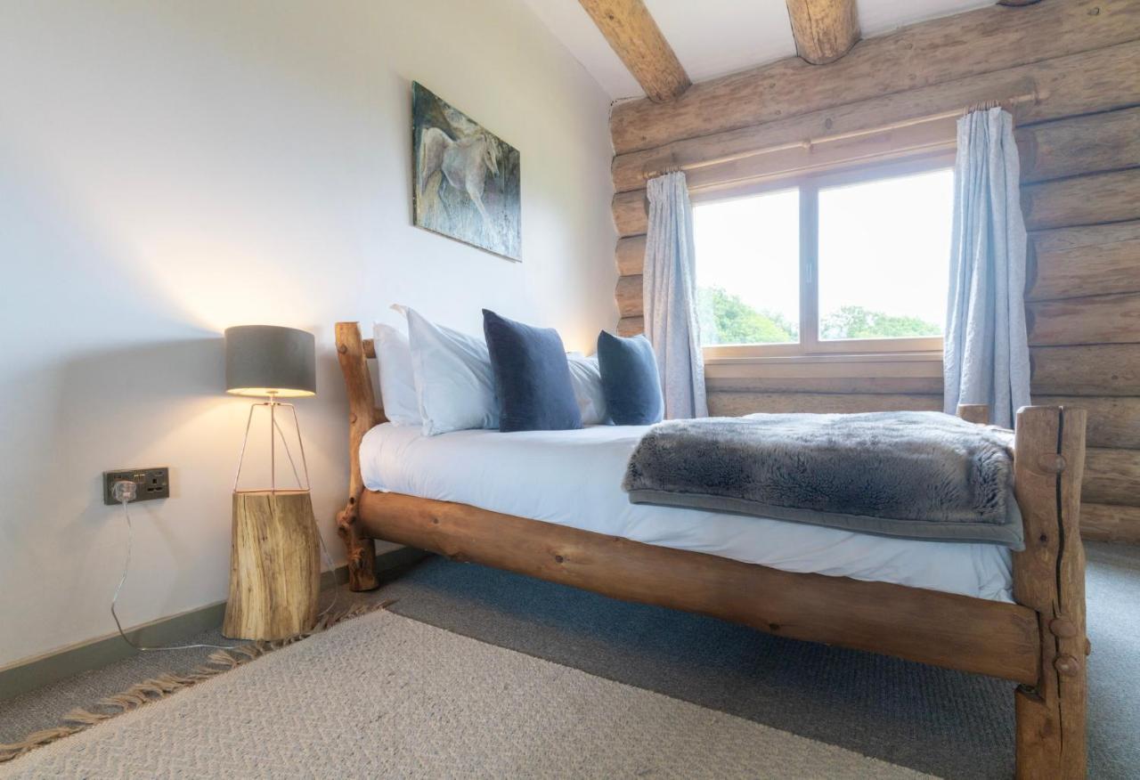 Wild Nurture Eco Luxury Offgrid Log Cabin Fort William Extérieur photo